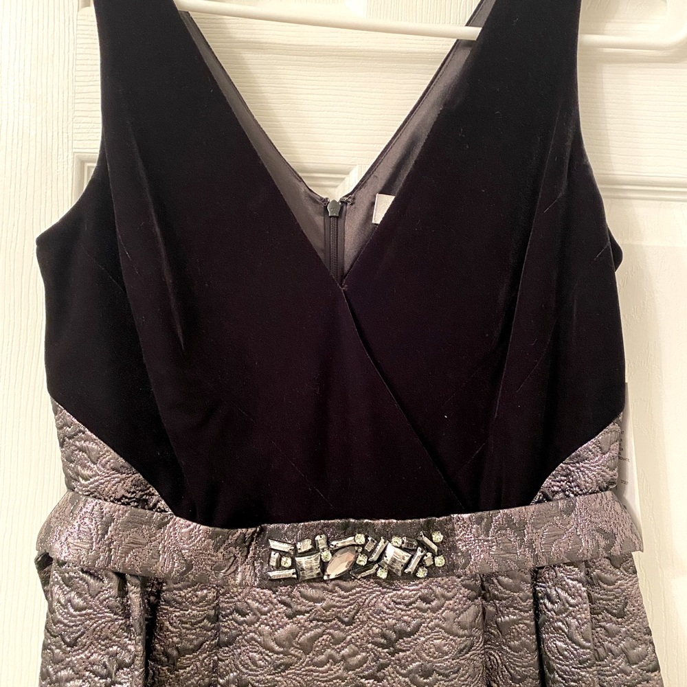Rickie Freeman Teri Jon Sleeveless V Neck Dress- brand new with tags- size 8